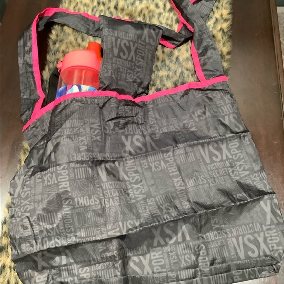 30oz THERMOS BY PINK, WRISTBAND AND REUSABLE BAG - Picture 2 of 9